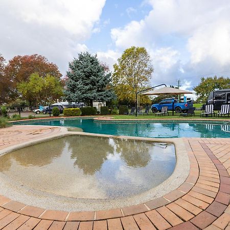 Nrma Bairnsdale Riverside Holiday Park エクステリア 写真