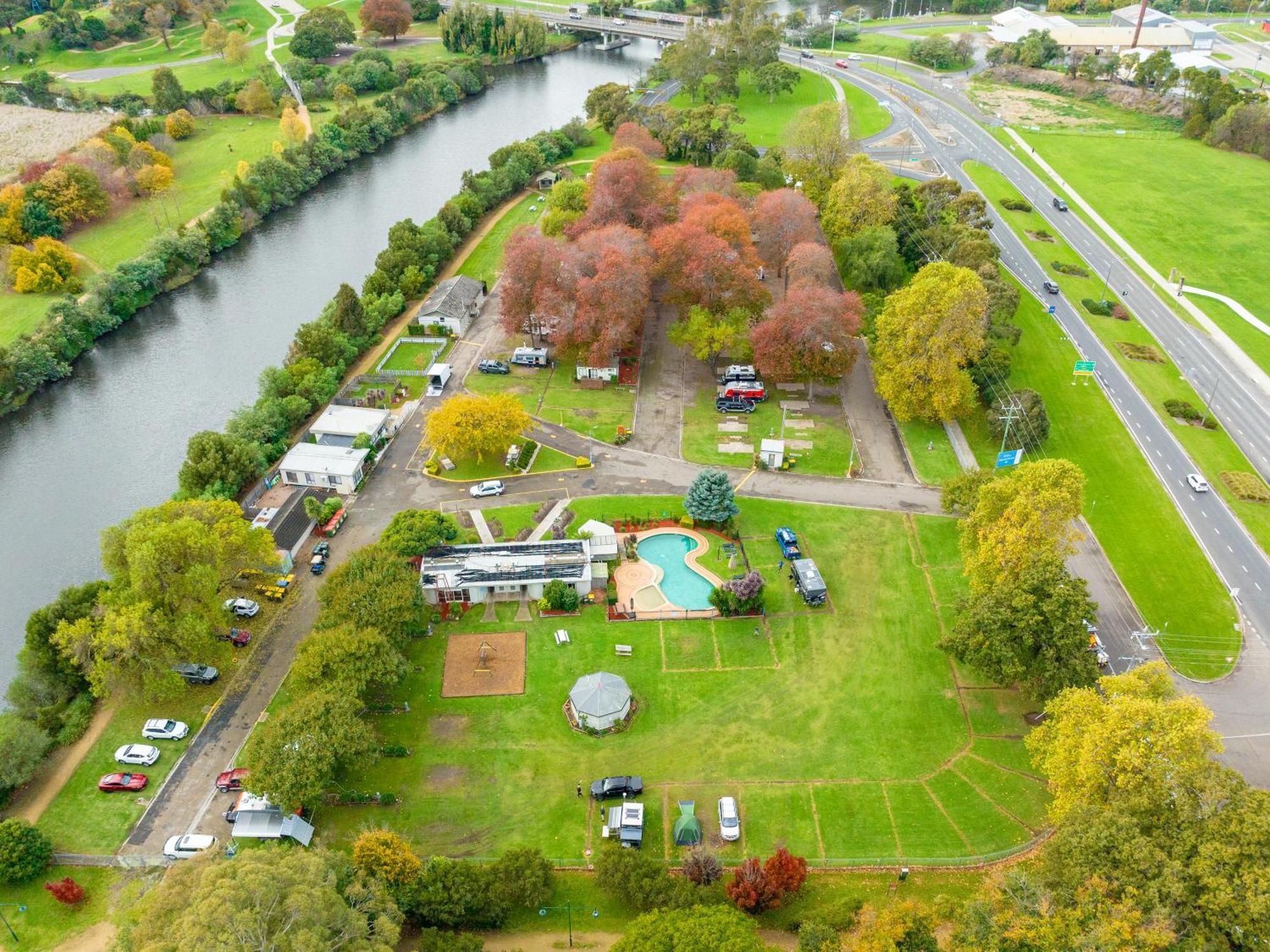 Nrma Bairnsdale Riverside Holiday Park エクステリア 写真