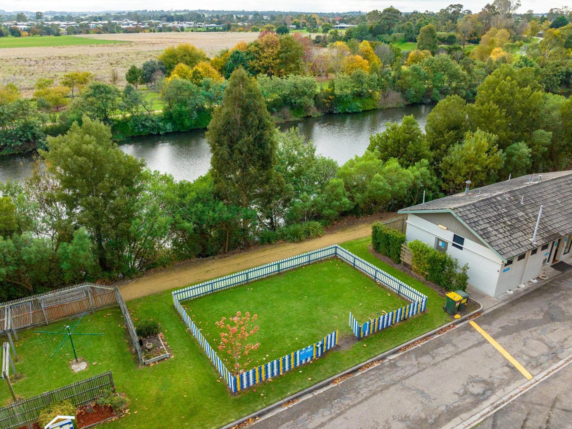 Nrma Bairnsdale Riverside Holiday Park エクステリア 写真