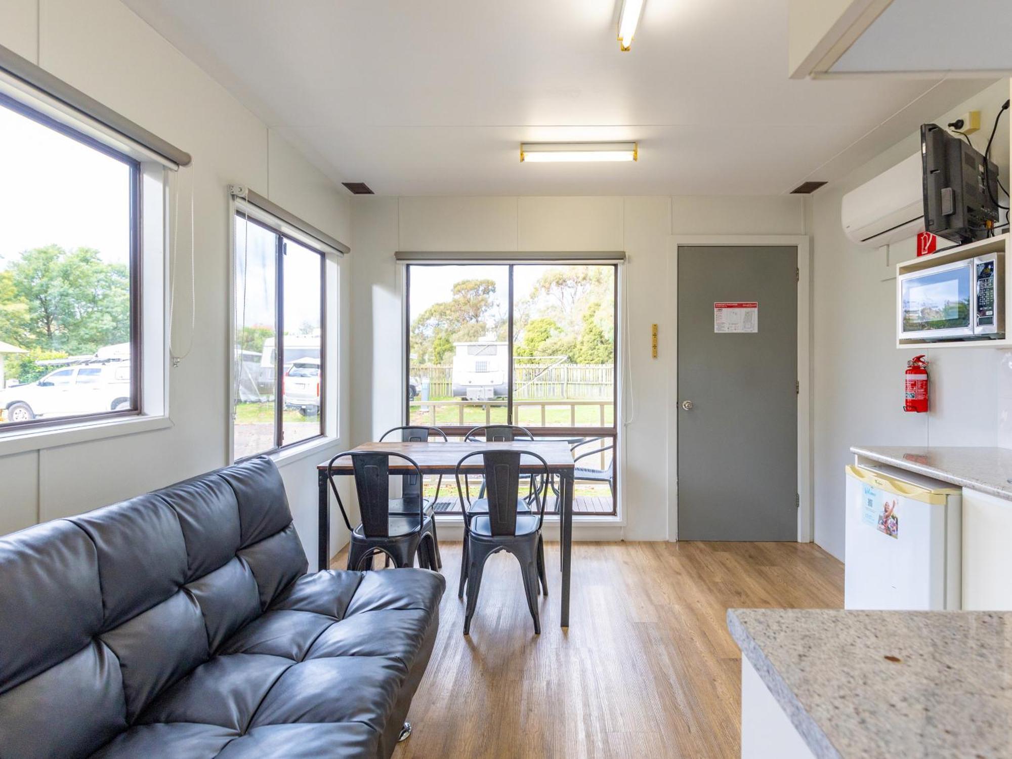 Nrma Bairnsdale Riverside Holiday Park 部屋 写真