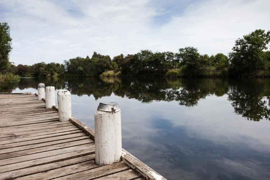 Nrma Bairnsdale Riverside Holiday Park エクステリア 写真